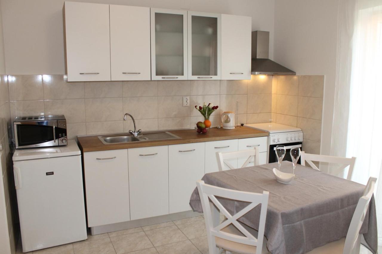 Apartments Valeria Kaštela Eksteriør bilde