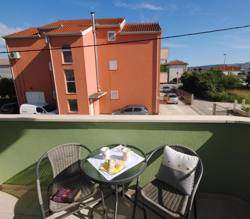 Apartments Valeria Kaštela Eksteriør bilde
