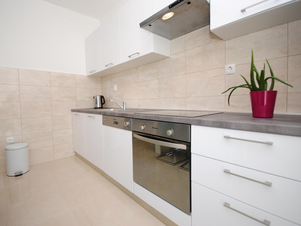 Apartments Valeria Kaštela Eksteriør bilde