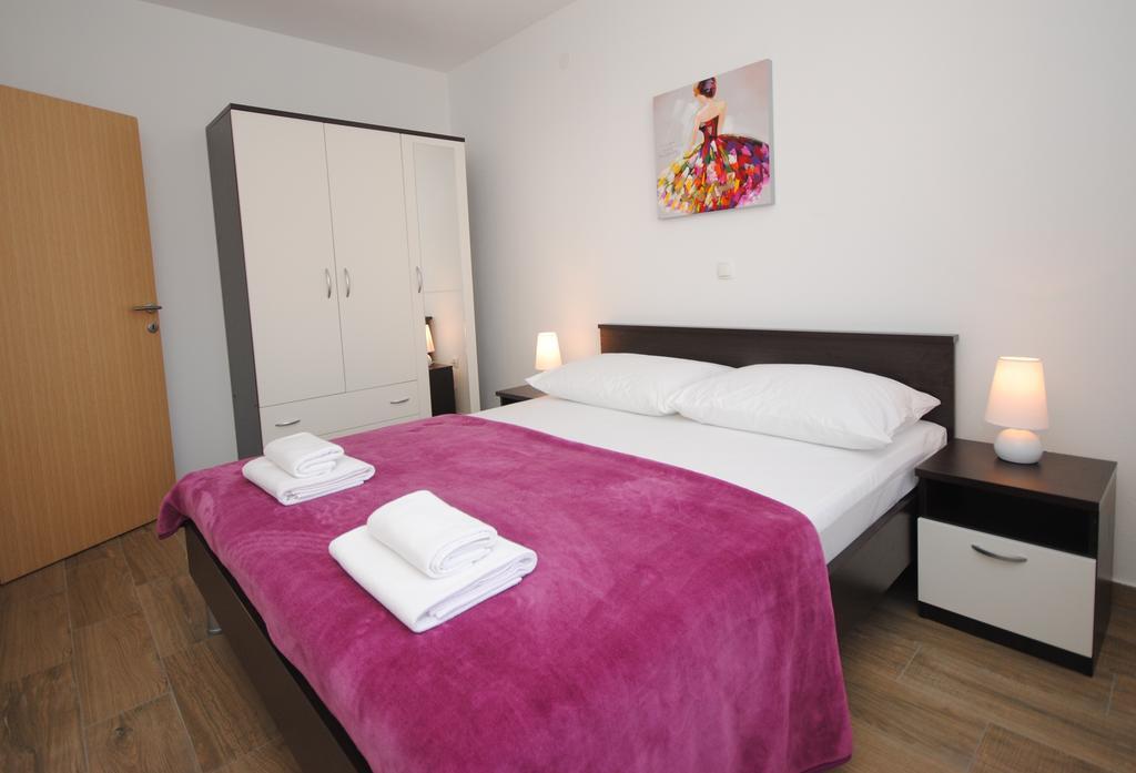 Apartments Valeria Kaštela Eksteriør bilde